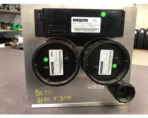 KENWORTH T300 Instrument Cluster