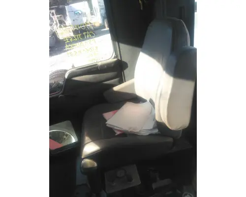 KENWORTH T300 SEAT, FRONT