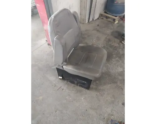 KENWORTH T300 SEAT, FRONT
