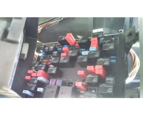 KENWORTH T370 FUSE BOX