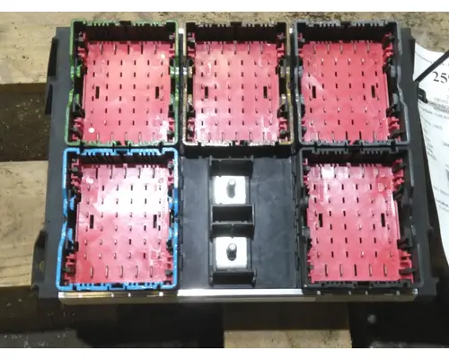 KENWORTH T370 FUSE BOX