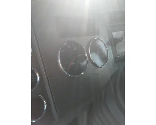 KENWORTH T370 GAUGE CLUSTER
