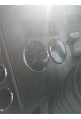 KENWORTH T370 GAUGE CLUSTER