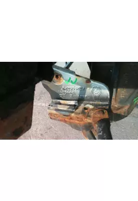 KENWORTH T370 HOOD BRACKET