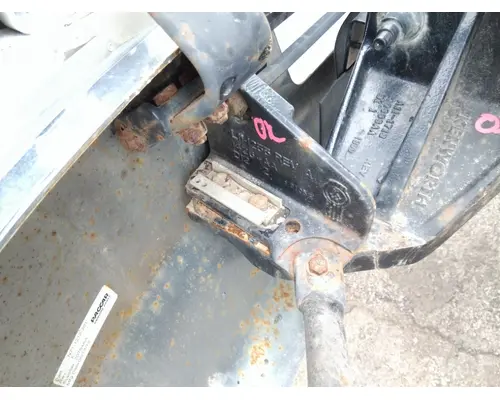 KENWORTH T370 HOOD BRACKET