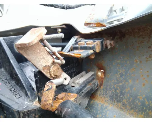 KENWORTH T370 HOOD BRACKET
