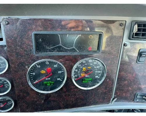 KENWORTH T370 Instrument Cluster