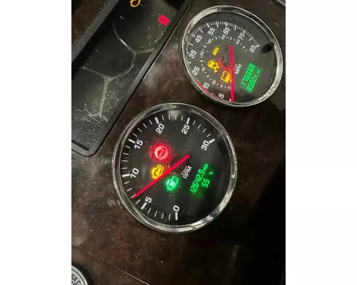 KENWORTH T370 Instrument Cluster