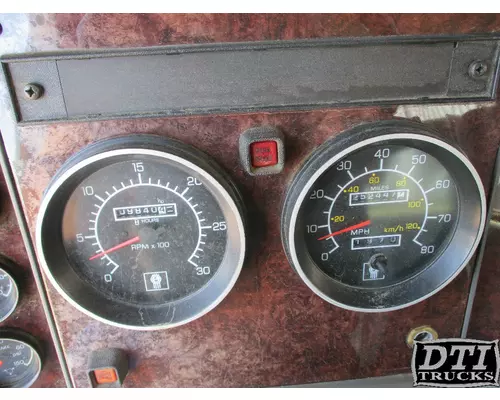 KENWORTH T370 Instrument Cluster