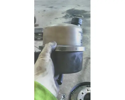 KENWORTH T370 POWER STEERING RESERVOIR