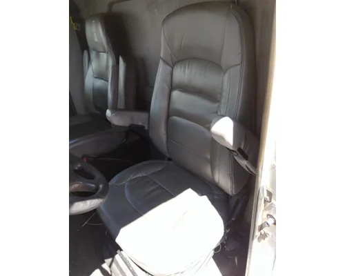 KENWORTH T370 SEAT, FRONT