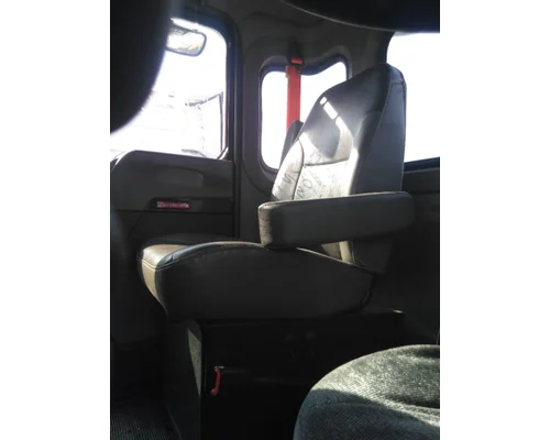 KENWORTH T370 SEAT, FRONT