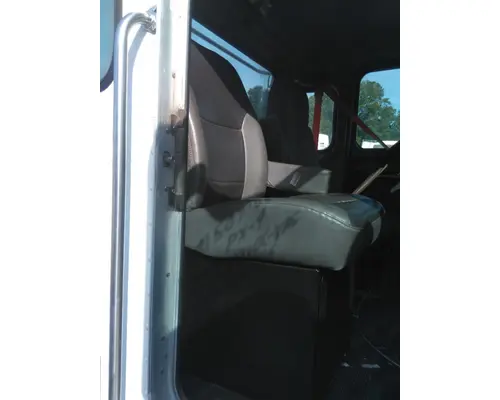 KENWORTH T370 SEAT, FRONT