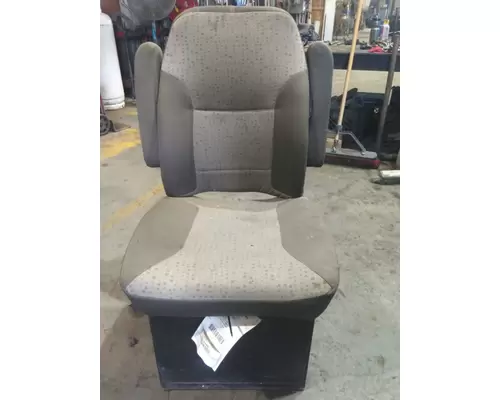 KENWORTH T370 SEAT, FRONT