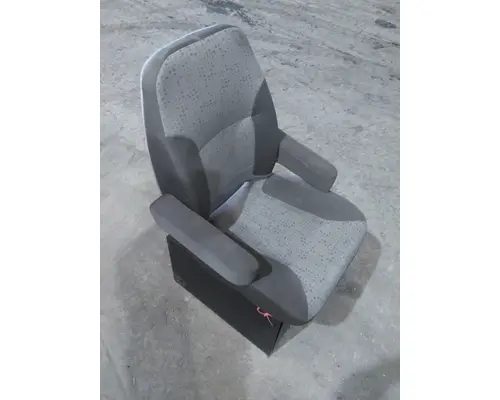 KENWORTH T370 SEAT, FRONT