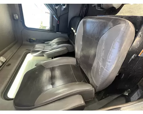 KENWORTH T370 Seat, Front