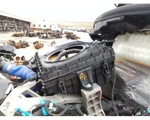 KENWORTH T380 AIR CLEANER