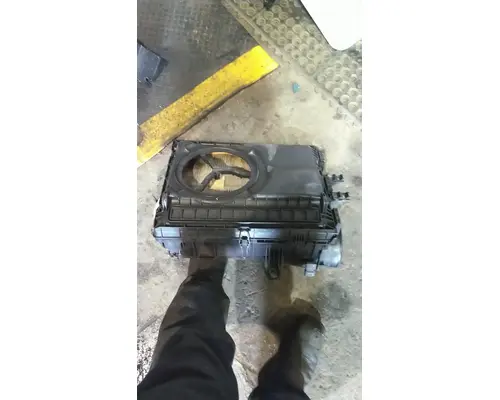 KENWORTH T380 AIR CLEANER