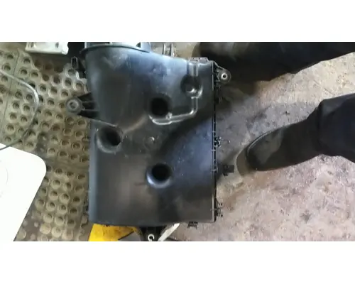 KENWORTH T380 AIR CLEANER