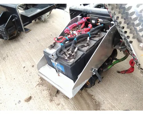 KENWORTH T380 BATTERY BOX