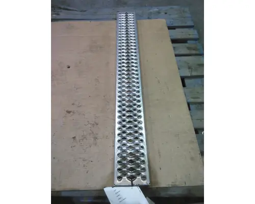 KENWORTH T380 CAB STEP