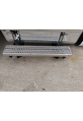 KENWORTH T380 CAB STEP
