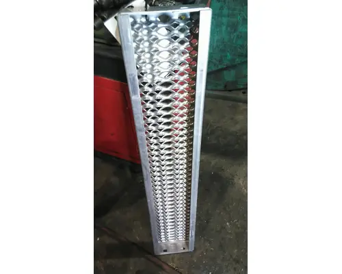 KENWORTH T380 CAB STEP