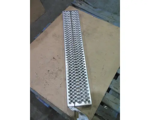 KENWORTH T380 CAB STEP