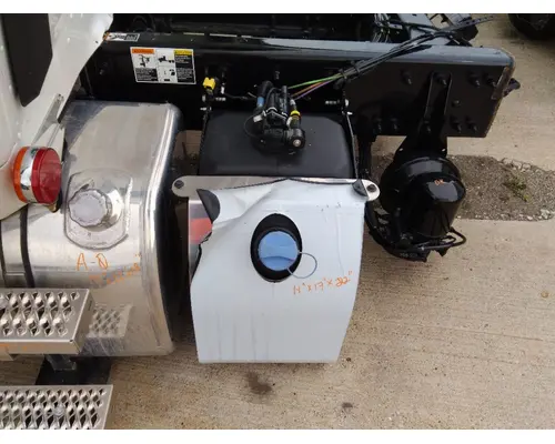 KENWORTH T380 DEF TANK