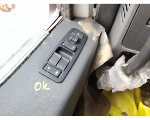 KENWORTH T380 DOOR ELECTRICAL SWITCH