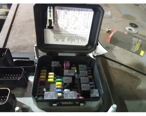 KENWORTH T380 FUSE BOX