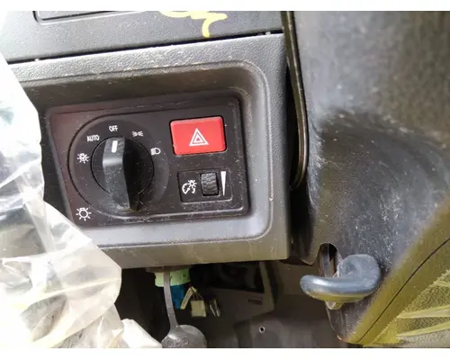 KENWORTH T380 HEADLAMP SWITCH