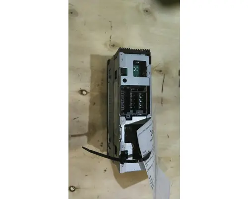 KENWORTH T380 RADIO AMFMBLUETOOTH