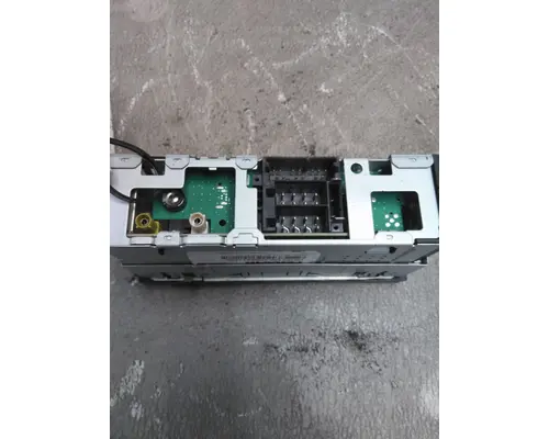 KENWORTH T380 RADIO AMFMBLUETOOTH