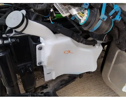 KENWORTH T380 WINDSHIELD WASHER RESERVOIR