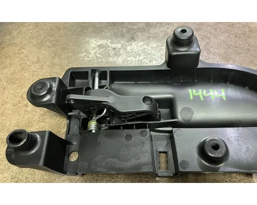 KENWORTH T400 Door Handle