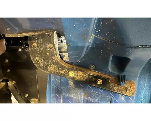 KENWORTH T400 Fender,Bracketmount