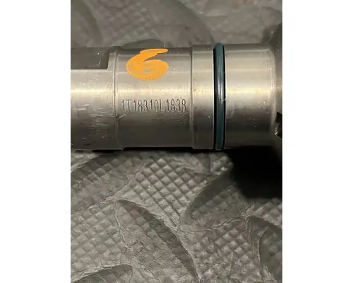 KENWORTH T400 Fuel Injector