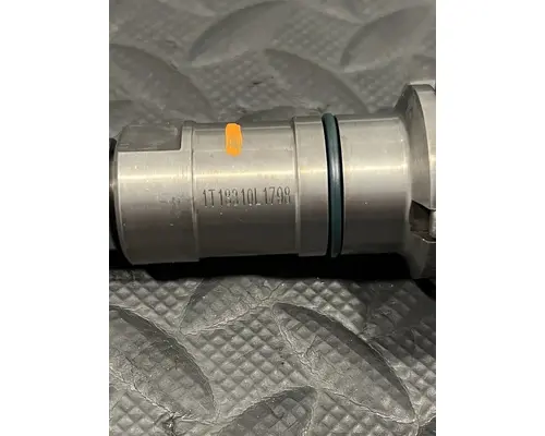 KENWORTH T400 Fuel Injector