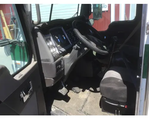 KENWORTH T440 CAB ASSEMBLY