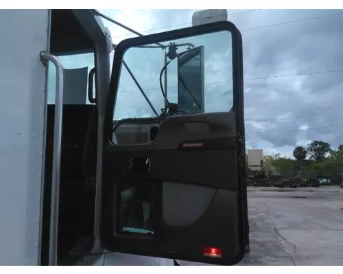 KENWORTH T440 CAB