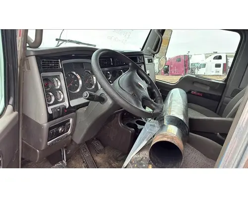 KENWORTH T440 CAB