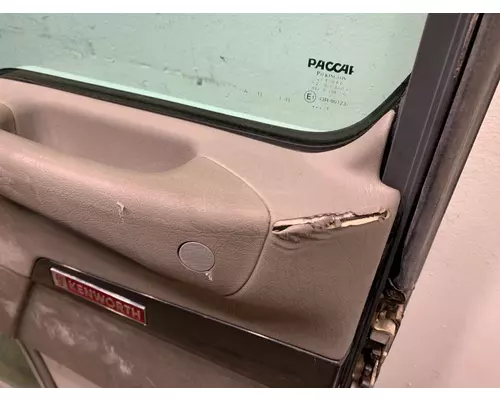 KENWORTH T440 Door Assembly, Front