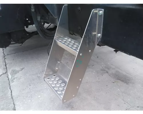 KENWORTH T440 FRAME STEP