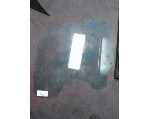 KENWORTH T440 GLASS, DOOR, FRONT