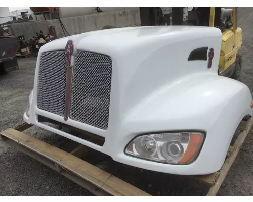 KENWORTH T440 Hood