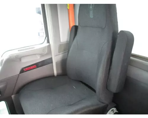 KENWORTH T440 SEAT, FRONT