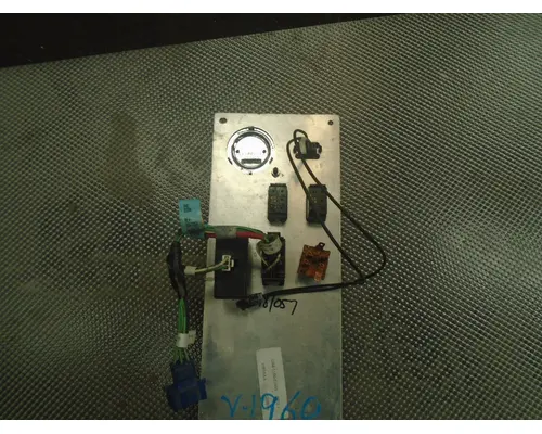 KENWORTH T600-Sleeper_F21-1010 AC Control