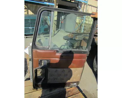 KENWORTH T600A DOOR ASSEMBLY, FRONT