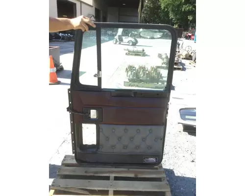 KENWORTH T600B 2004-2007 DOOR ASSEMBLY, FRONT